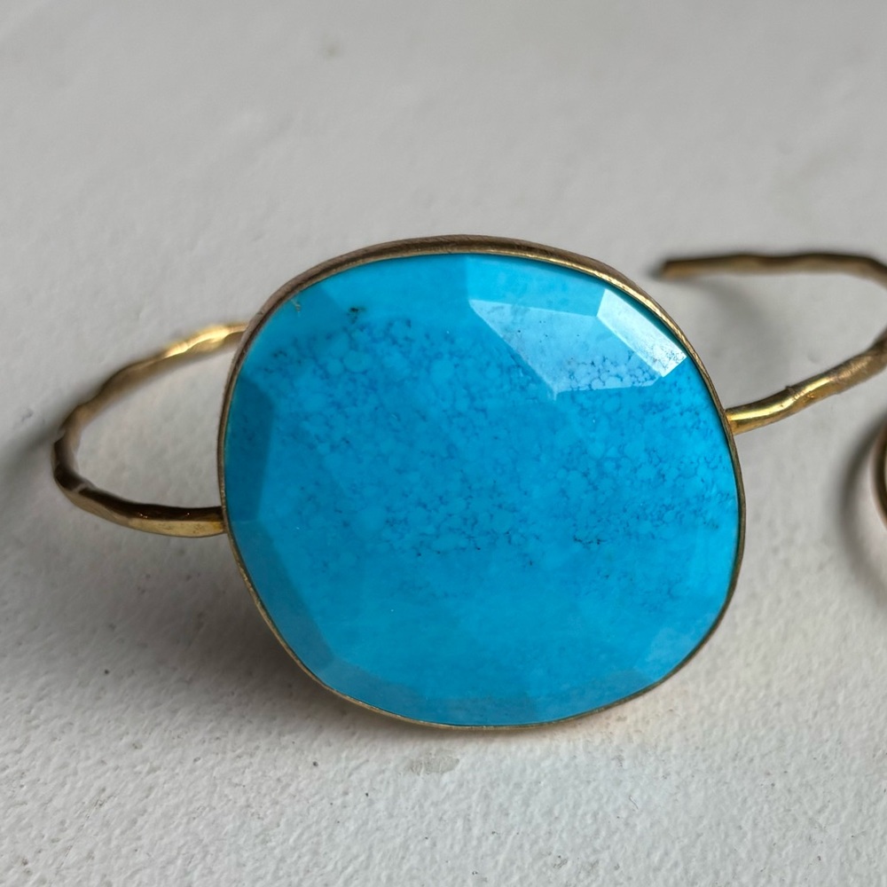 Turquoise colored thin gold cuff bracelet- never worn -
